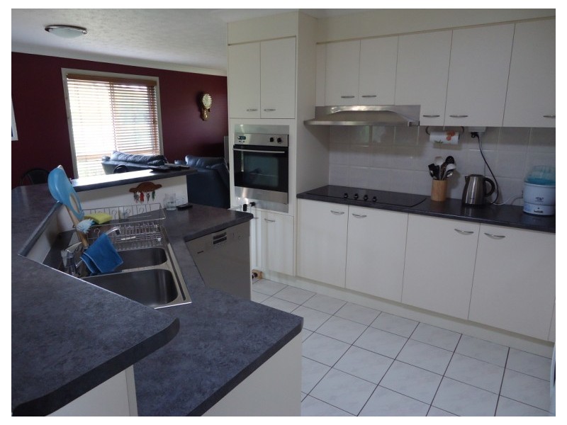 50 Allied Drive, Arundel QLD 4214