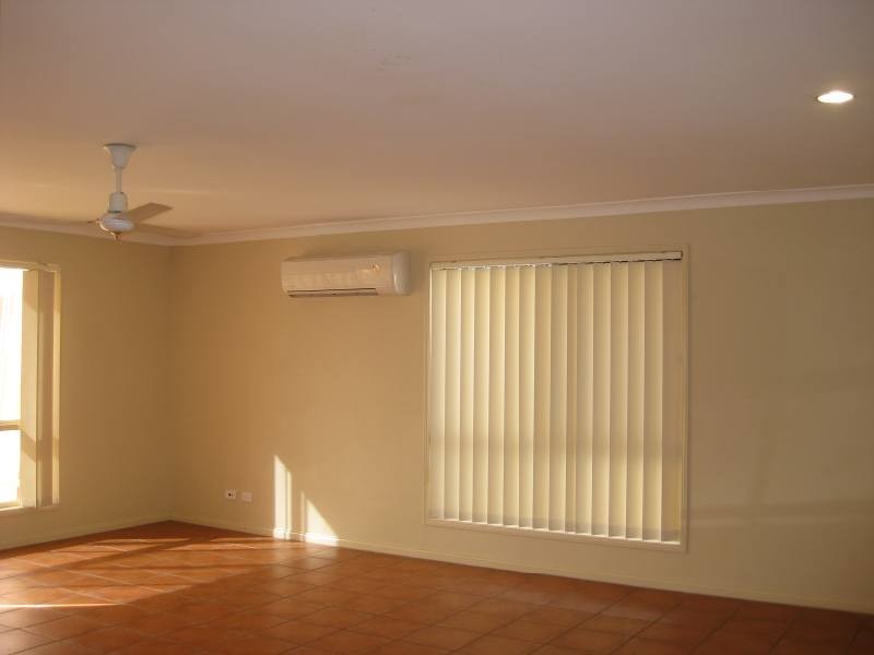 2 Madasin Close, Arundel QLD 4214