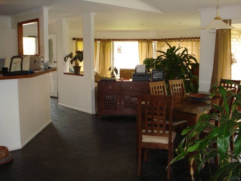 8 Maidstone Place, Parkwood QLD 4214