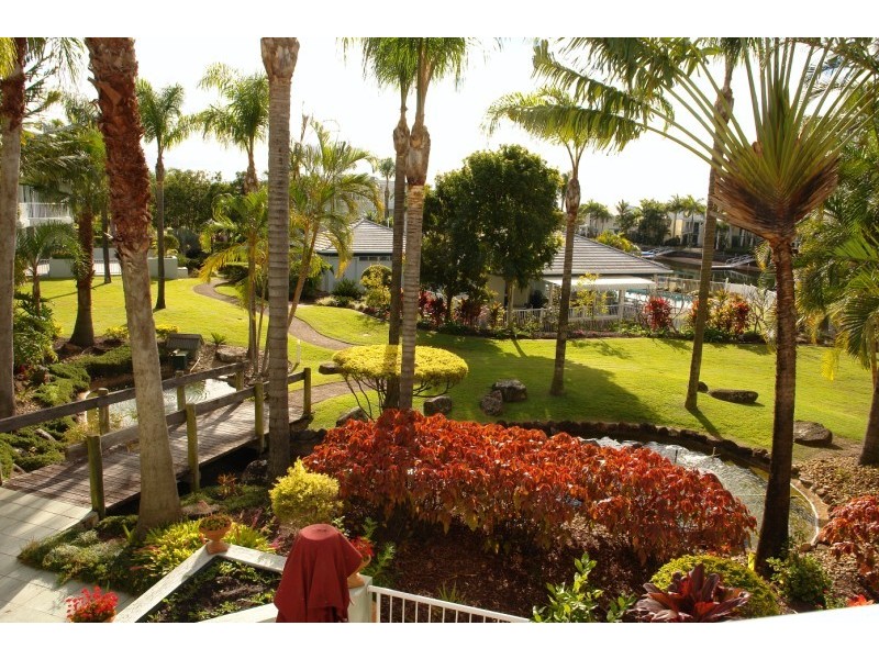 74/1  Lee Road, Runaway Bay QLD 4216