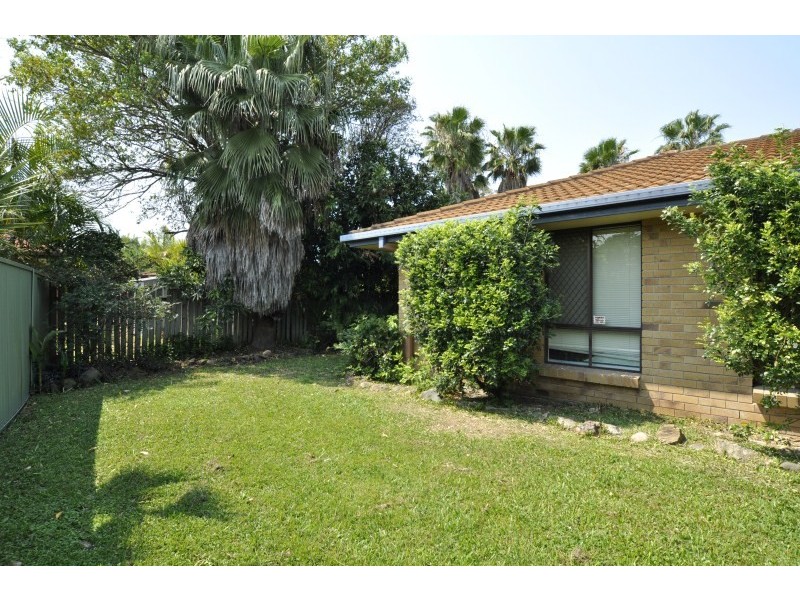 2/10 Telopea Street, Labrador QLD 4215