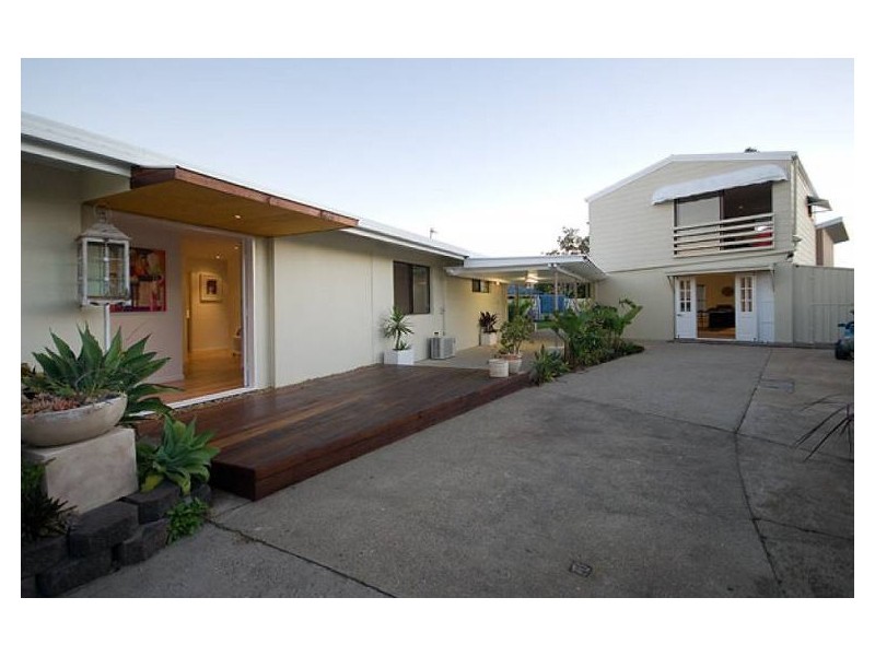 7 Wills Court, Paradise Point QLD 4216