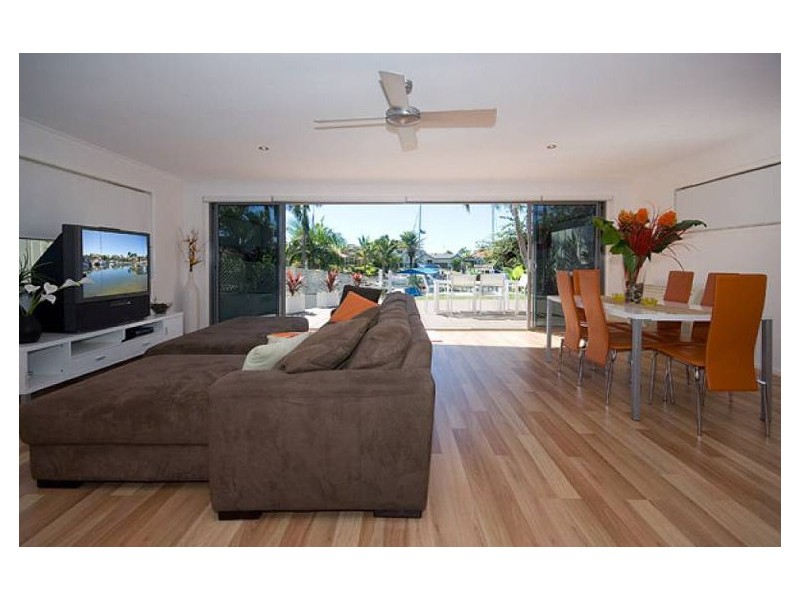 7 Wills Court, Paradise Point QLD 4216