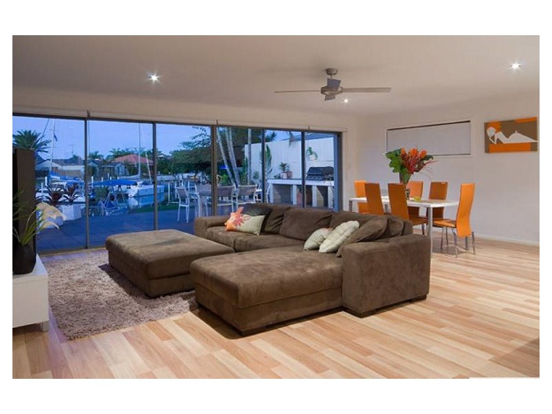 7 Wills Court, Paradise Point QLD 4216