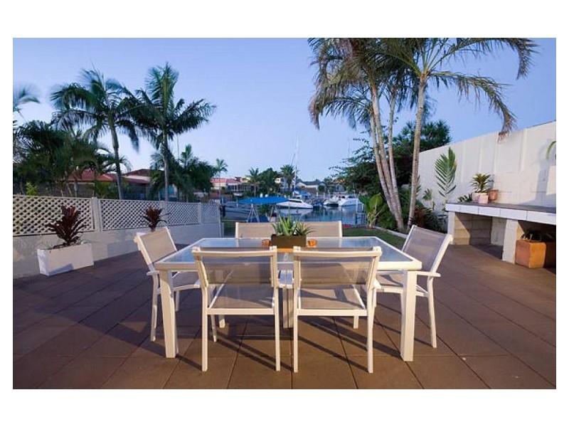 7 Wills Court, Paradise Point QLD 4216