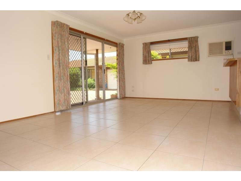 2/34 Nankeen Avenue, Paradise Point QLD 4216