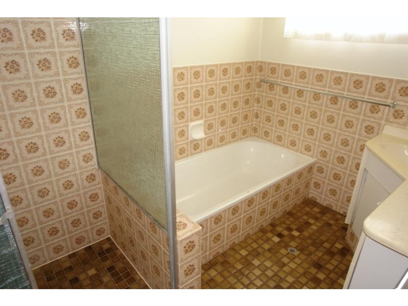 2/34 Nankeen Avenue, Paradise Point QLD 4216