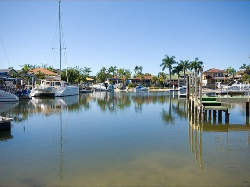 7 Wills Court, Paradise Point QLD 4216