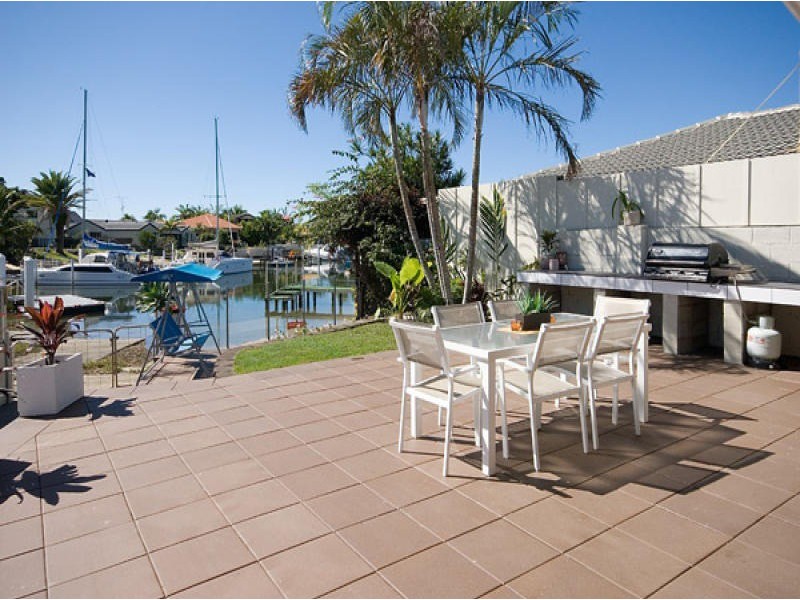7 Wills Court, Paradise Point QLD 4216