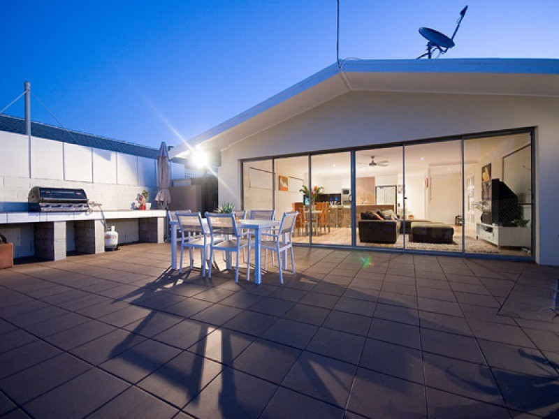 7 Wills Court, Paradise Point QLD 4216