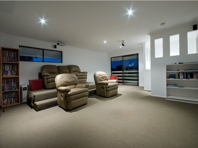 7 Wills Court, Paradise Point QLD 4216