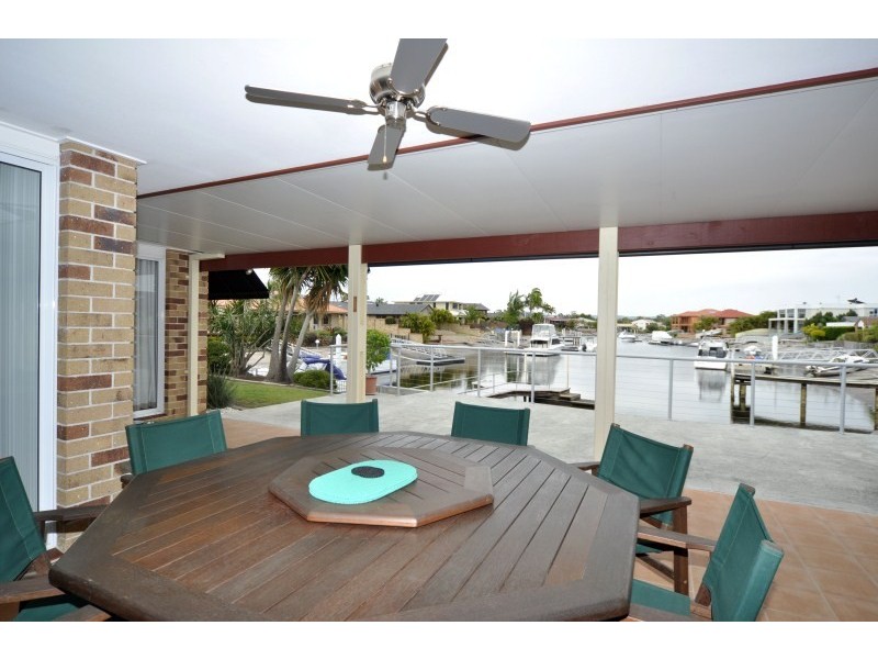 212 Bayview Street, Runaway Bay QLD 4216