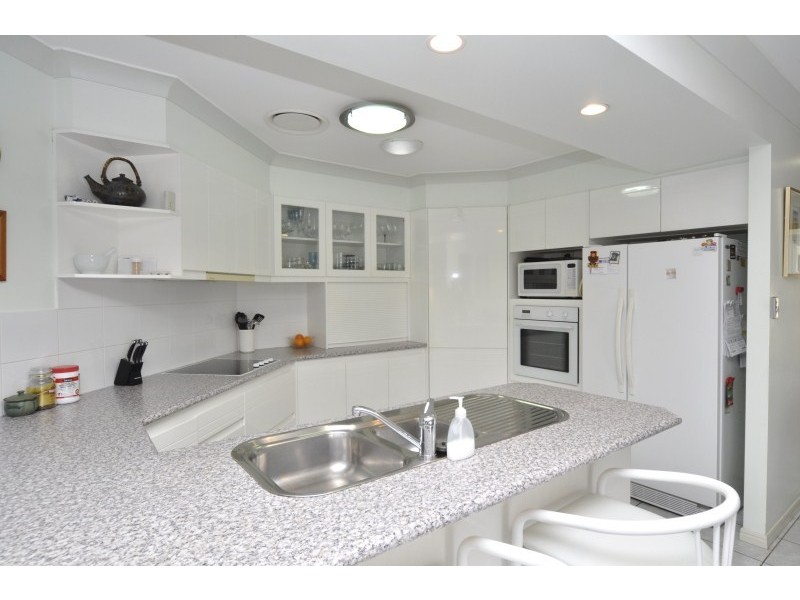 212 Bayview Street, Runaway Bay QLD 4216