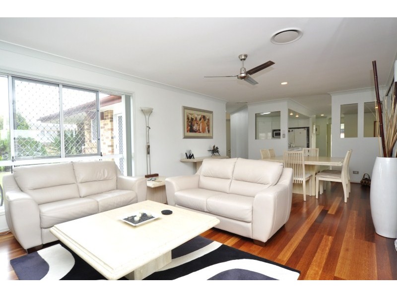 212 Bayview Street, Runaway Bay QLD 4216