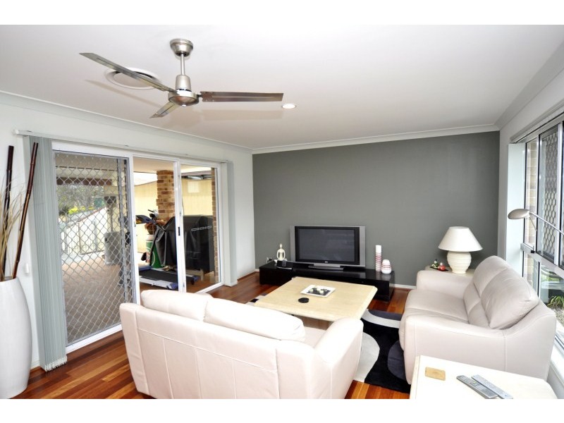 212 Bayview Street, Runaway Bay QLD 4216