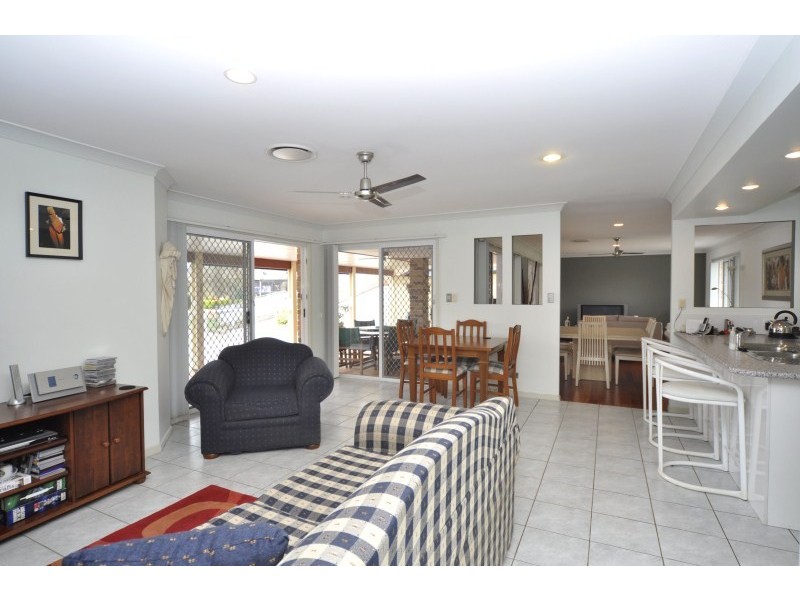 212 Bayview Street, Runaway Bay QLD 4216