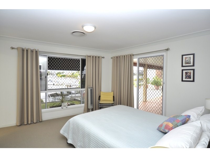 212 Bayview Street, Runaway Bay QLD 4216