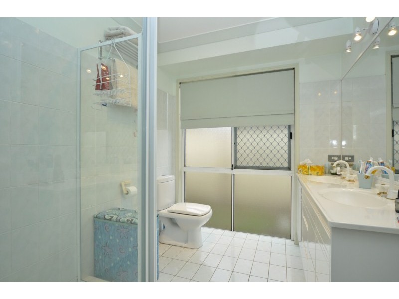 212 Bayview Street, Runaway Bay QLD 4216