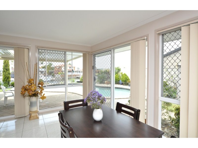 6 Erave Avenue, Runaway Bay QLD 4216