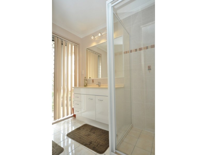 6 Erave Avenue, Runaway Bay QLD 4216