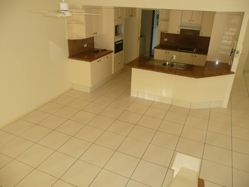 20/3 Lee Road, Runaway Bay QLD 4216