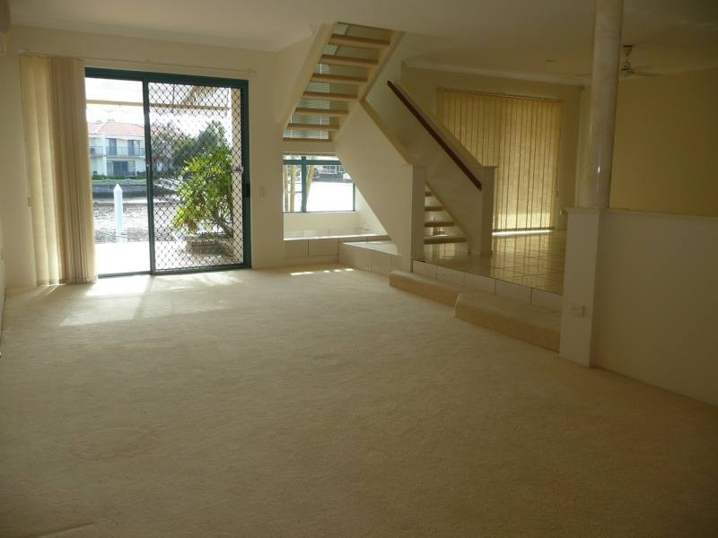 20/3 Lee Road, Runaway Bay QLD 4216