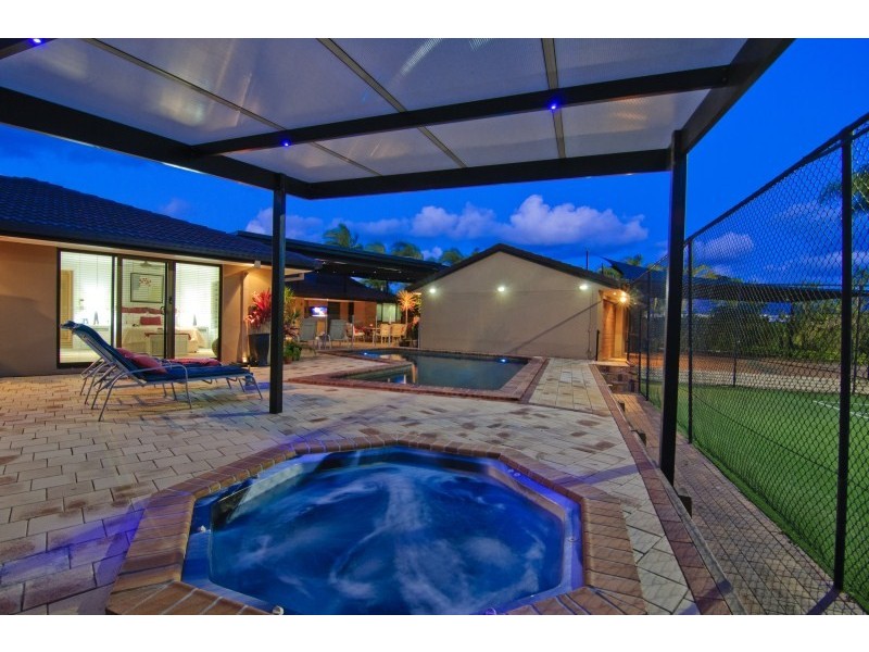 15 Karema Crescent, Runaway Bay QLD 4216