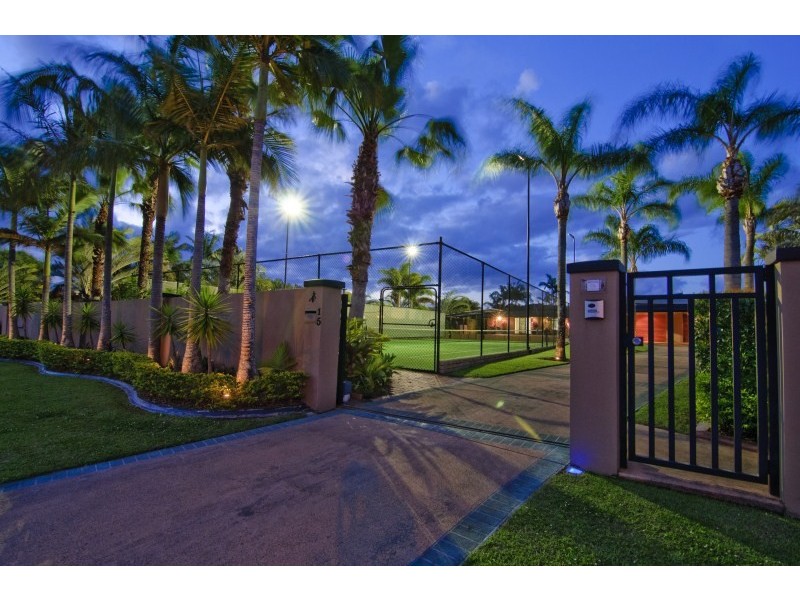 15 Karema Crescent, Runaway Bay QLD 4216