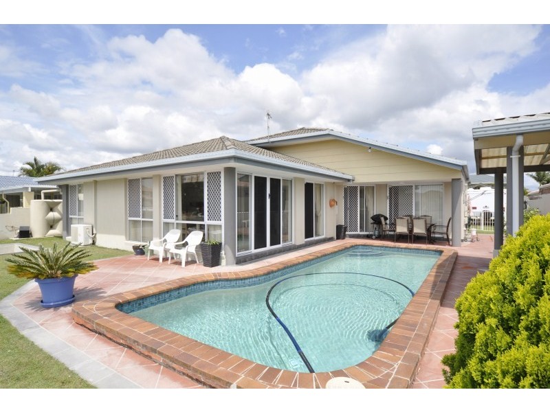 9 Seabreeze Street, Paradise Point QLD 4216