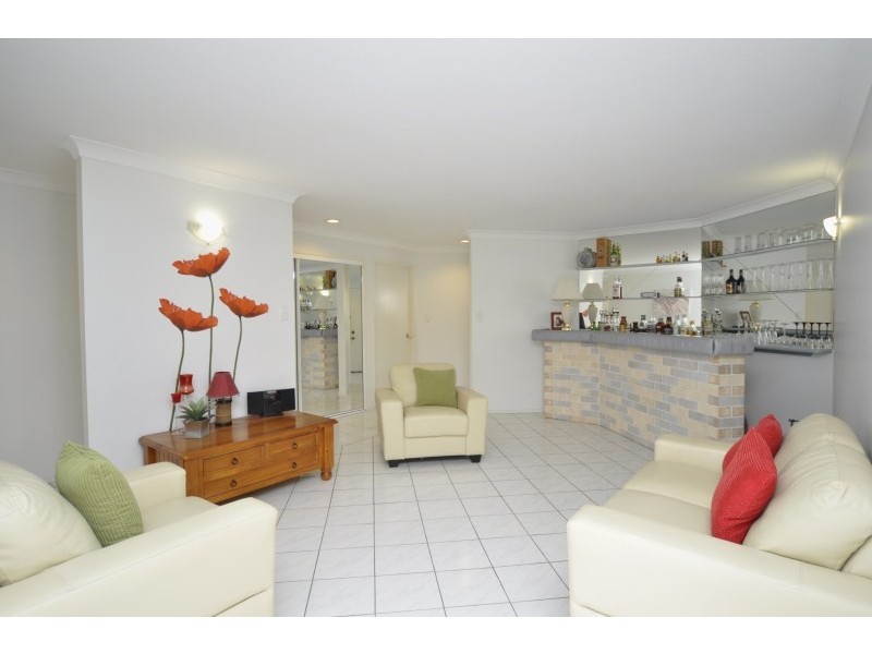 9 Seabreeze Street, Paradise Point QLD 4216