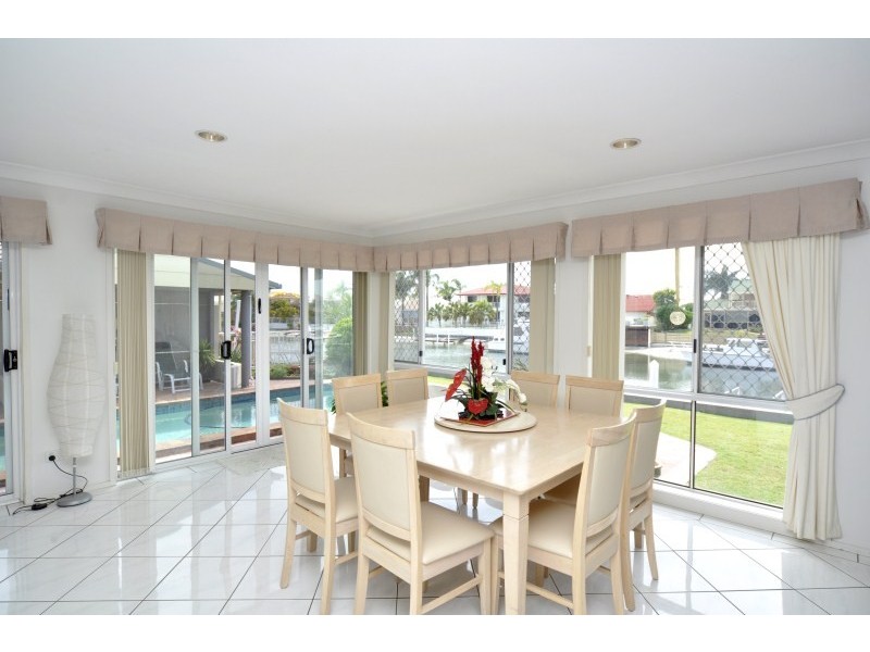 9 Seabreeze Street, Paradise Point QLD 4216