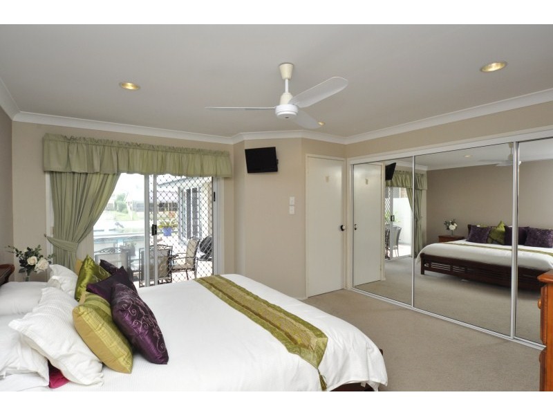 9 Seabreeze Street, Paradise Point QLD 4216