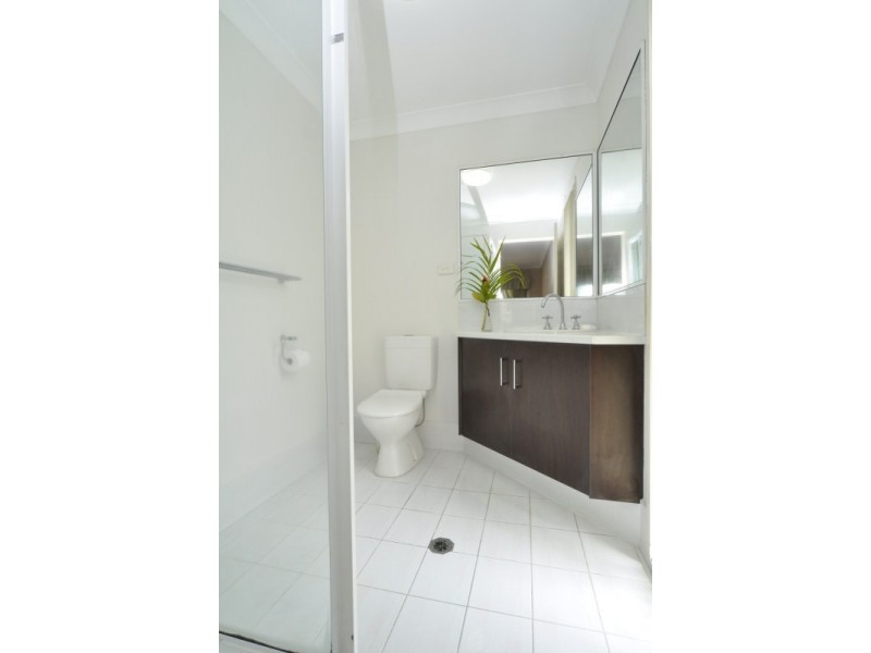 9 Seabreeze Street, Paradise Point QLD 4216