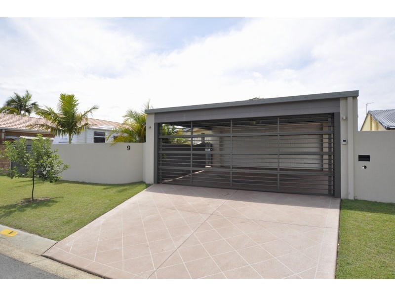 9 Seabreeze Street, Paradise Point QLD 4216