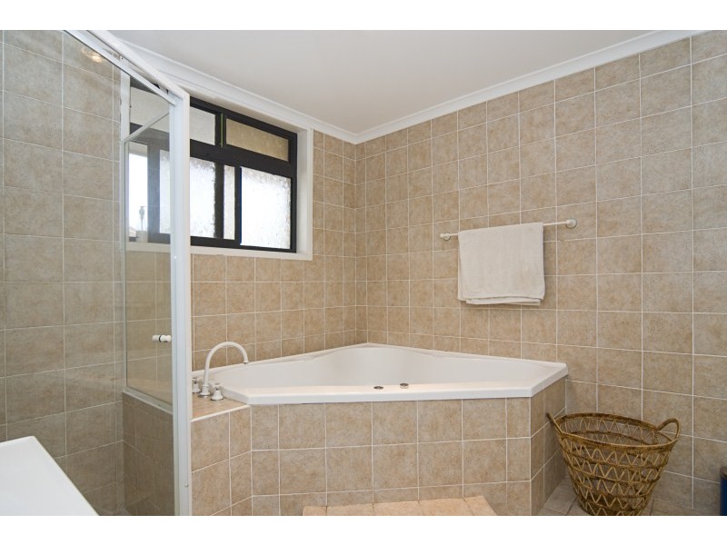17 Magnolia Avenue, Hollywell QLD 4216