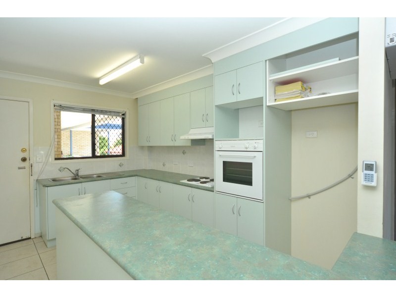 4/73 Bayview Street, Runaway Bay QLD 4216