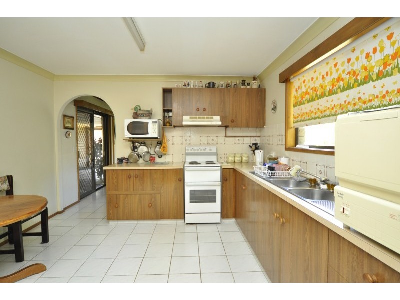 4 Sunbird Avenue, Paradise Point QLD 4216