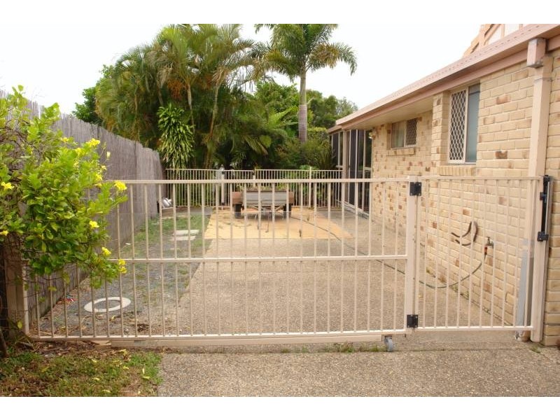 4 Maidstone Place, Parkwood QLD 4214