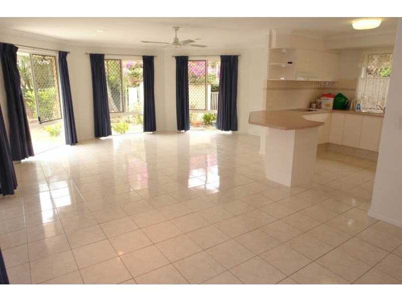 4 Maidstone Place, Parkwood QLD 4214