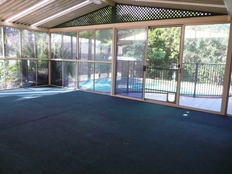 4 Maidstone Place, Parkwood QLD 4214