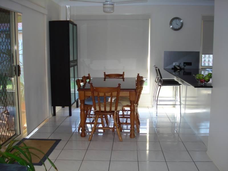 6 County Close, Parkwood QLD 4214