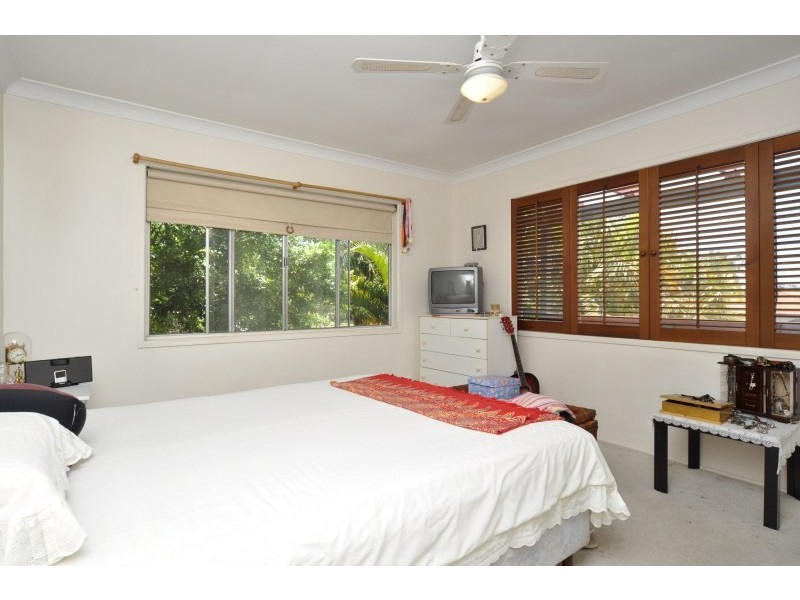 84 Poinsettia Avenue, Runaway Bay QLD 4216