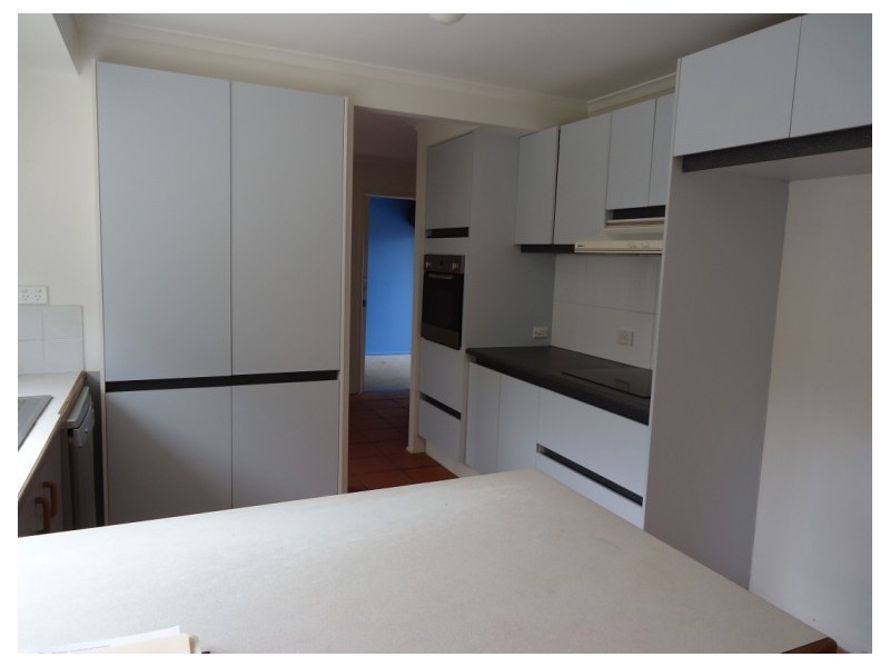 41 Allied Drive, Arundel QLD 4214