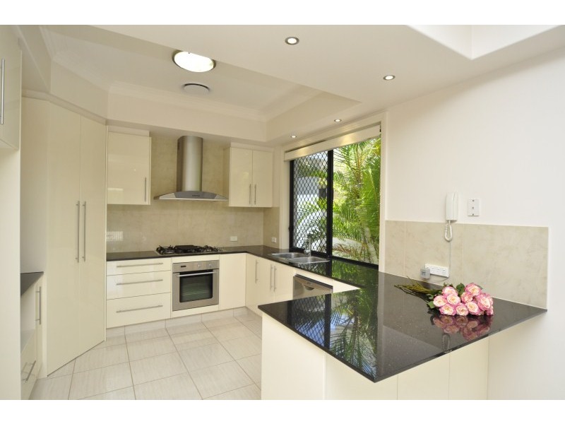 1018 Lakeview Terrace, Benowa QLD 4217