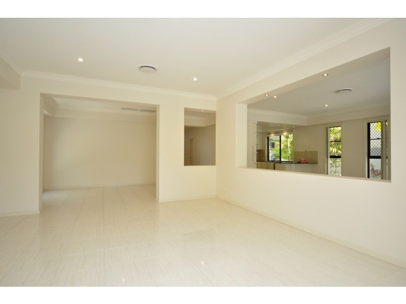1018 Lakeview Terrace, Benowa QLD 4217