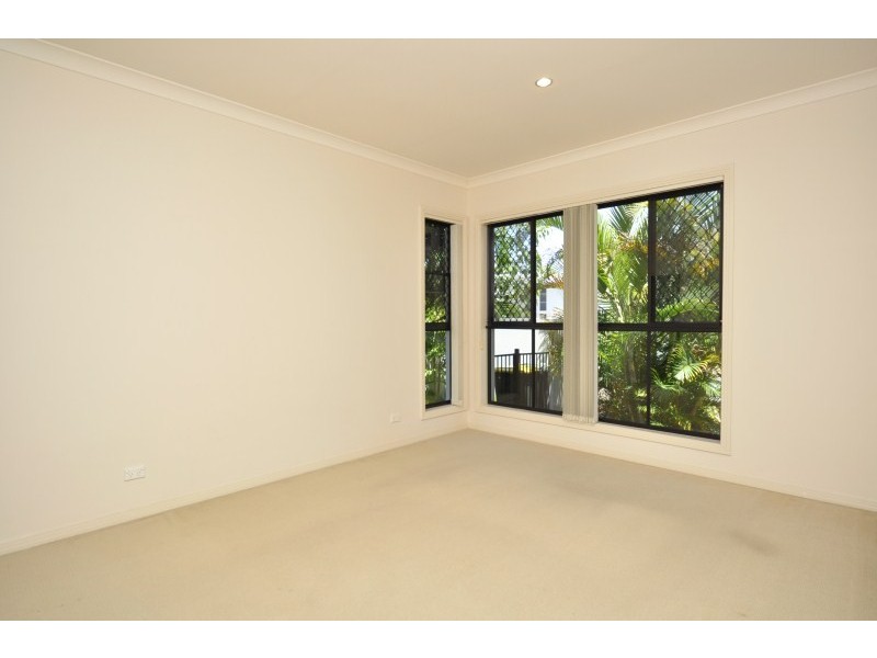 1018 Lakeview Terrace, Benowa QLD 4217