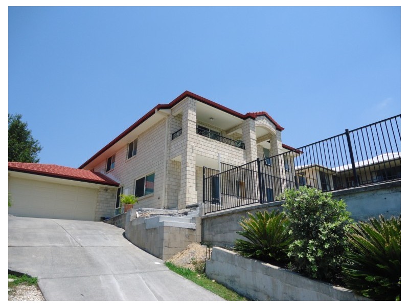 12 Tara Vista Boulevarde, Highland Park QLD 4211