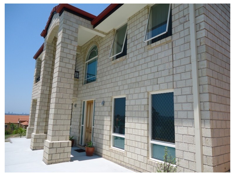 12 Tara Vista Boulevarde, Highland Park QLD 4211