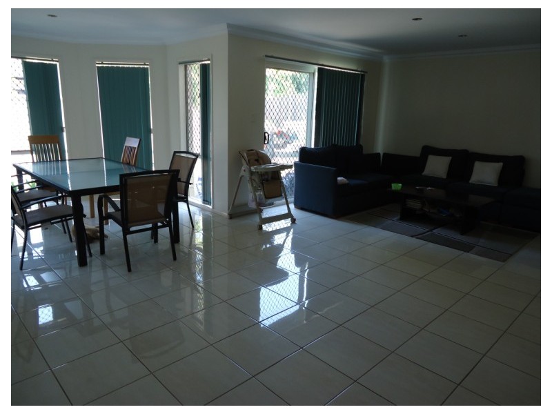 12 Tara Vista Boulevarde, Highland Park QLD 4211