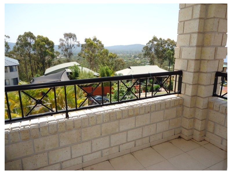 12 Tara Vista Boulevarde, Highland Park QLD 4211